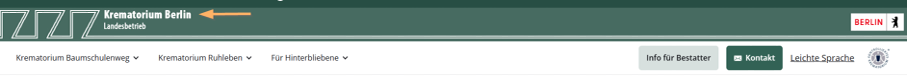 Ein Screenshot von der Kopfzeile der Webseite mit einem Pfeil, der auf das Logo in der Navigation zeigt